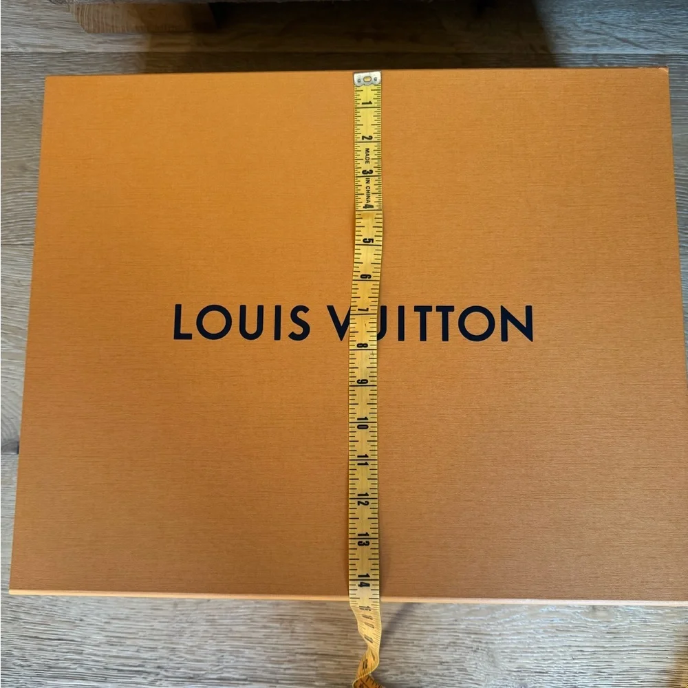 Authentic Extra Large Louis Vuitton Gift Box Magnetic closure price firm!